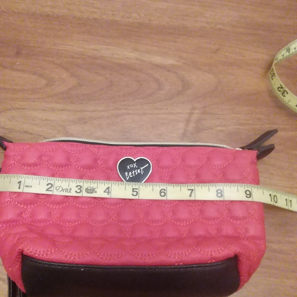 Xox Betsey makeup tote - Picture 7 of 7